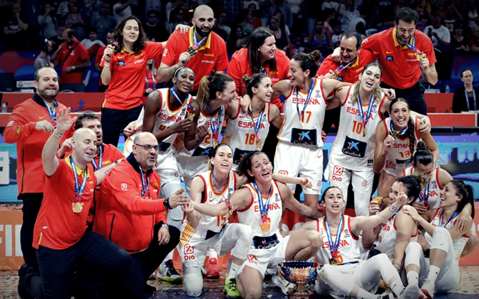 España se convierte en leyenda al revalidar su corona continental