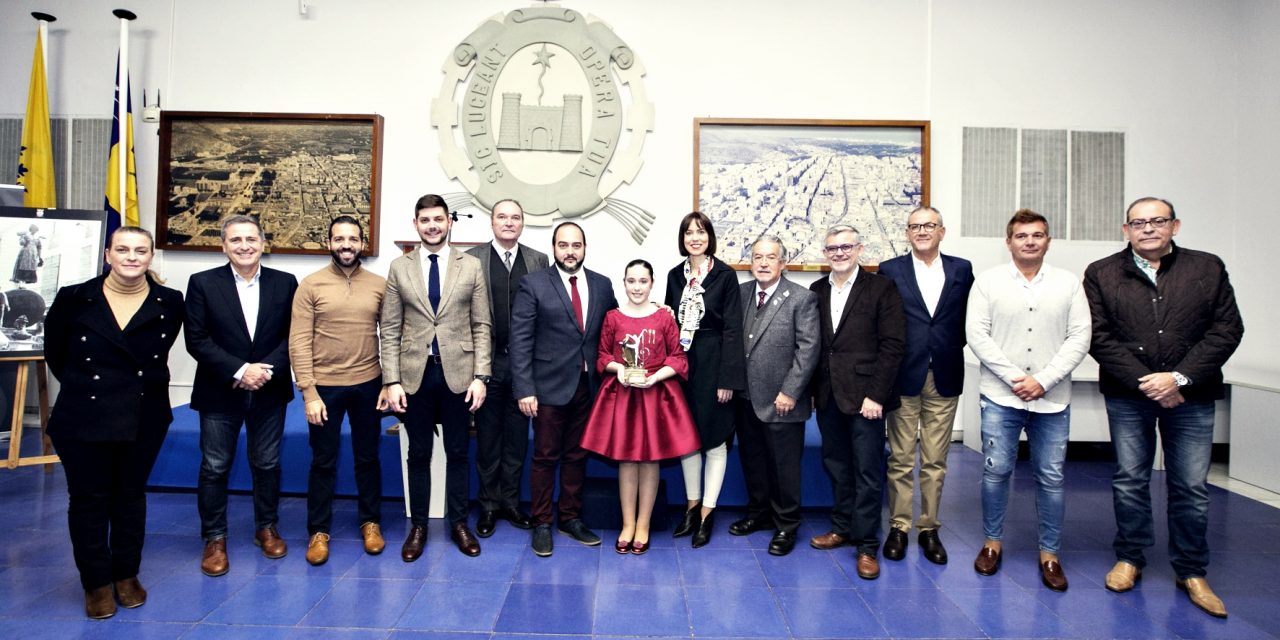 La Federació de Falles rep el III Premi a la Trajectòria Cultural de Foment AIC