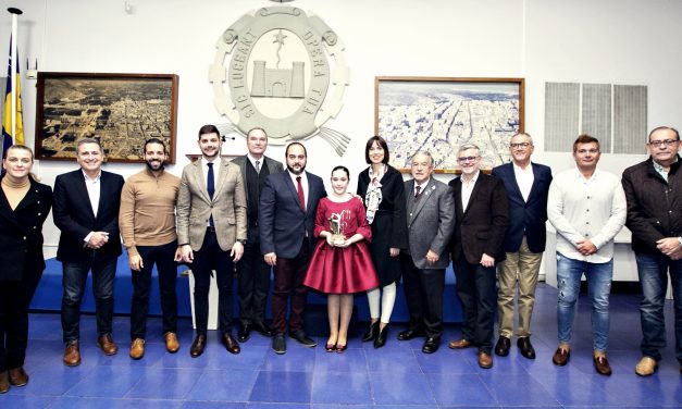 La Federació de Falles rep el III Premi a la Trajectòria Cultural de Foment AIC