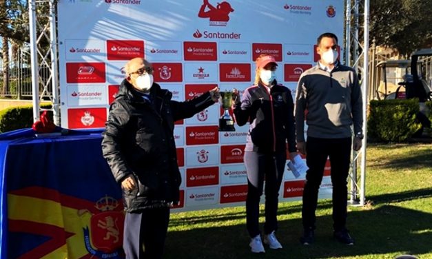 Victoria de Luna Sobrón en el Camp. de España de Profesionales Femenino 2020 del Santander Golf Tour